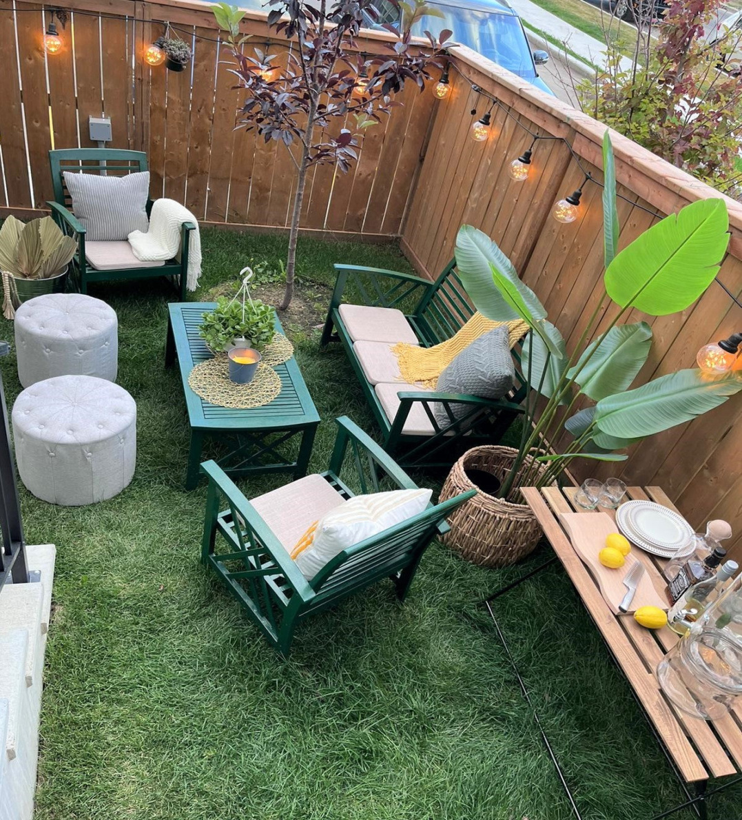 Townhouse Backyard Makeover on a Budget; Renter-Friendly Ideas Townhouse Backyard Makeover on a Budget; Renter-Friendly Ideas