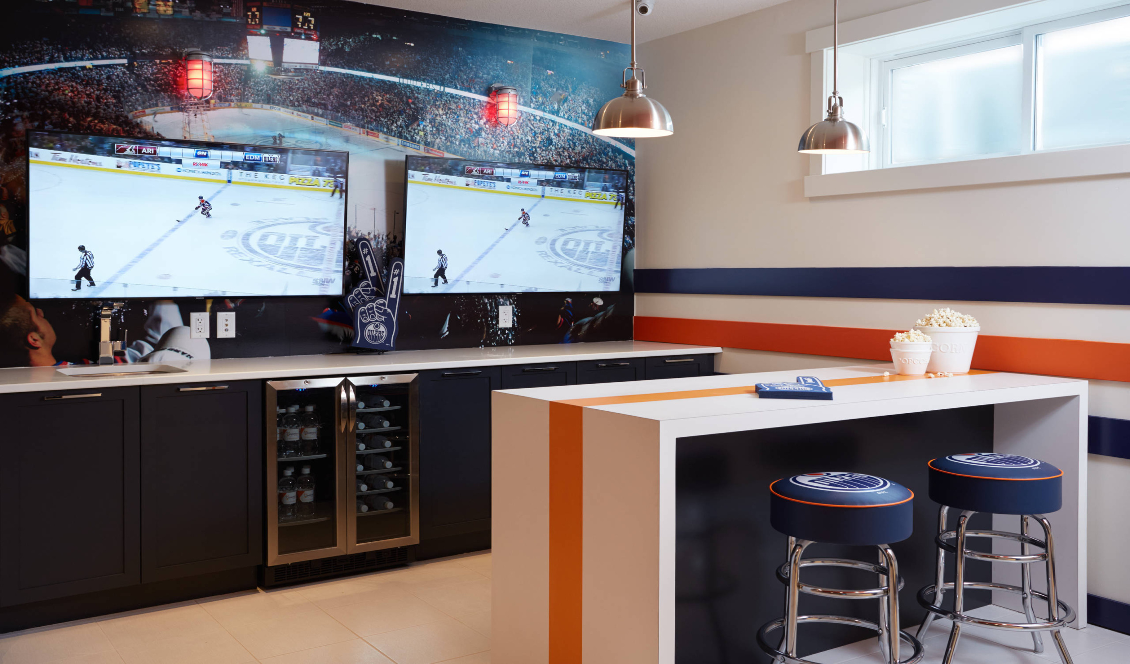 Home Sports Bar - Photos & Ideas Houzz Home Sports Bar - Photos & Ideas Houzz